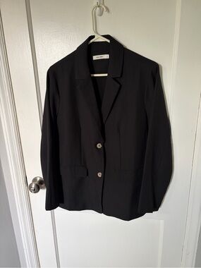 MOD REF Women’s Black Blazer